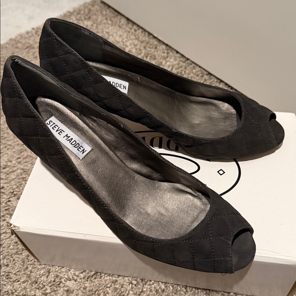 Steve Madden Quilted Black Peep Toe Heels